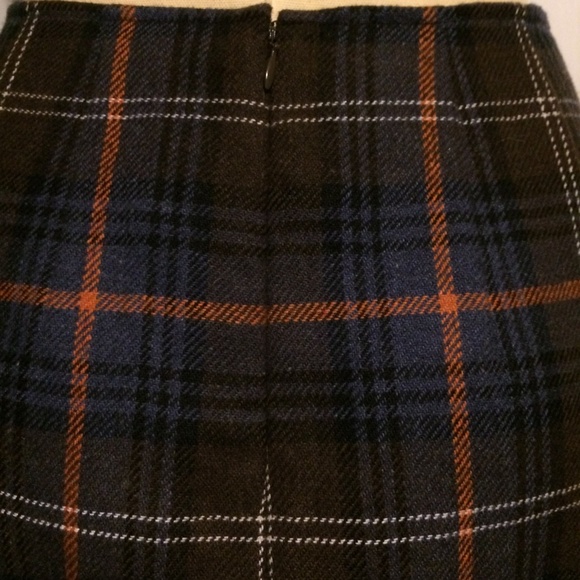 CAbi Skirt 6 Wool Blend Plaid Ruffle Brown Multi - Picture 5 of 8